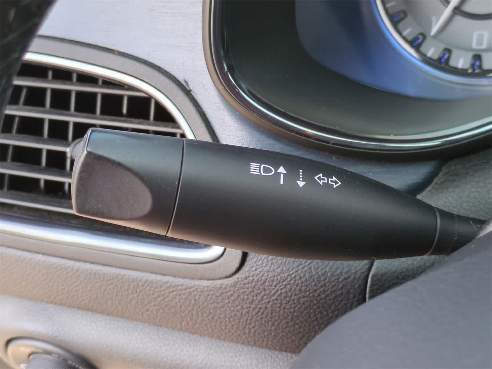 Thumbnail: 2016 Chrysler 200 - 24