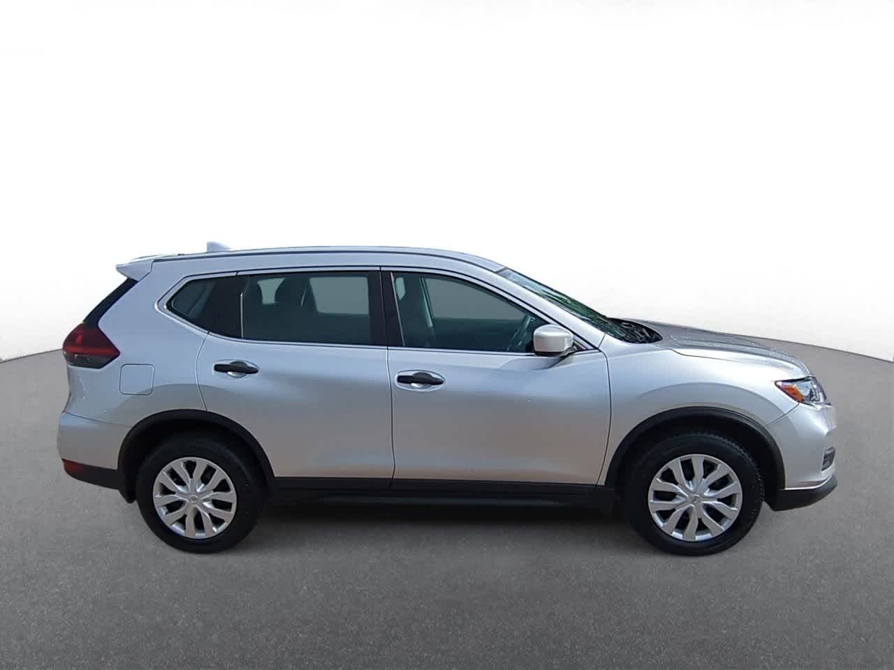 Thumbnail: 2020 Nissan Rogue - 9