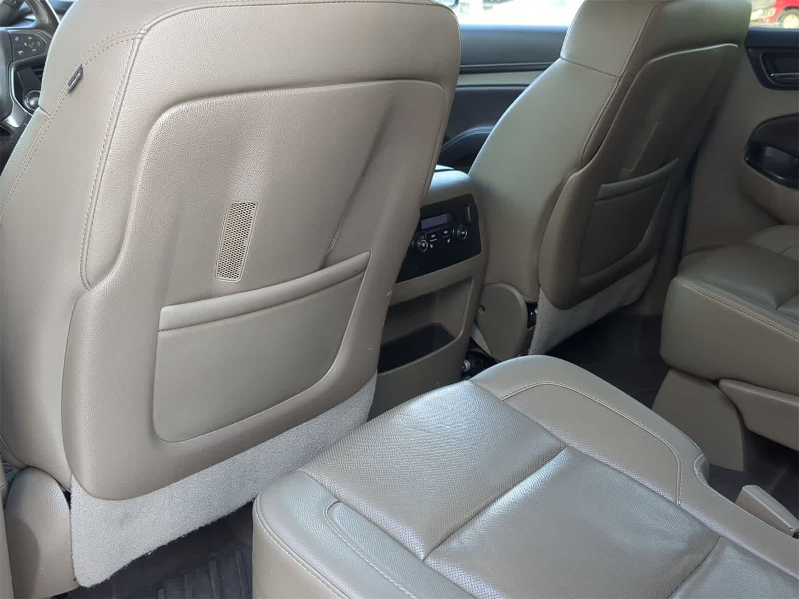 Thumbnail: 2016 Chevrolet Suburban - 25