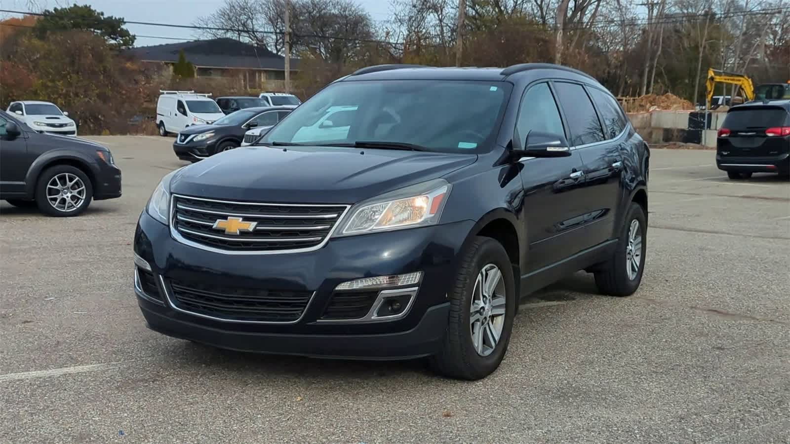 2015 Chevrolet Traverse 1LT photo 3