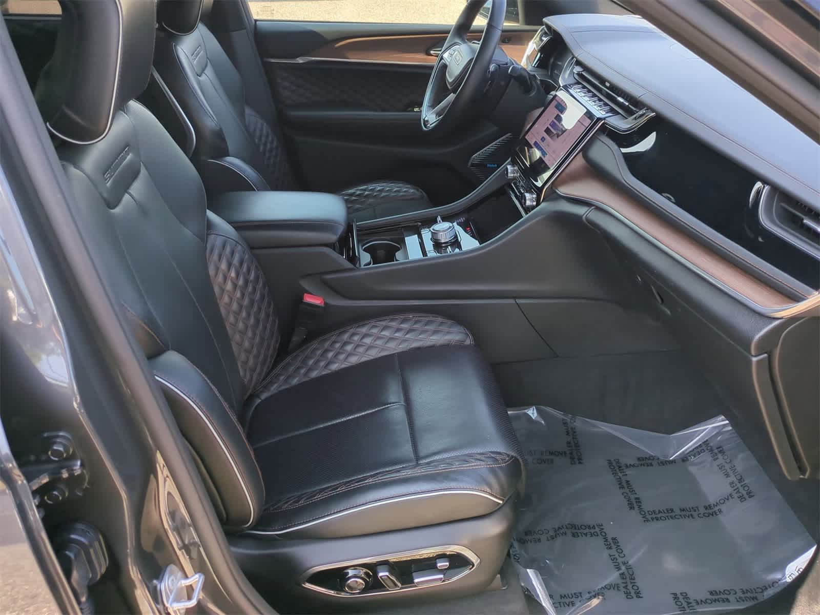 Thumbnail: 2022 Jeep Grand Cherokee - 20