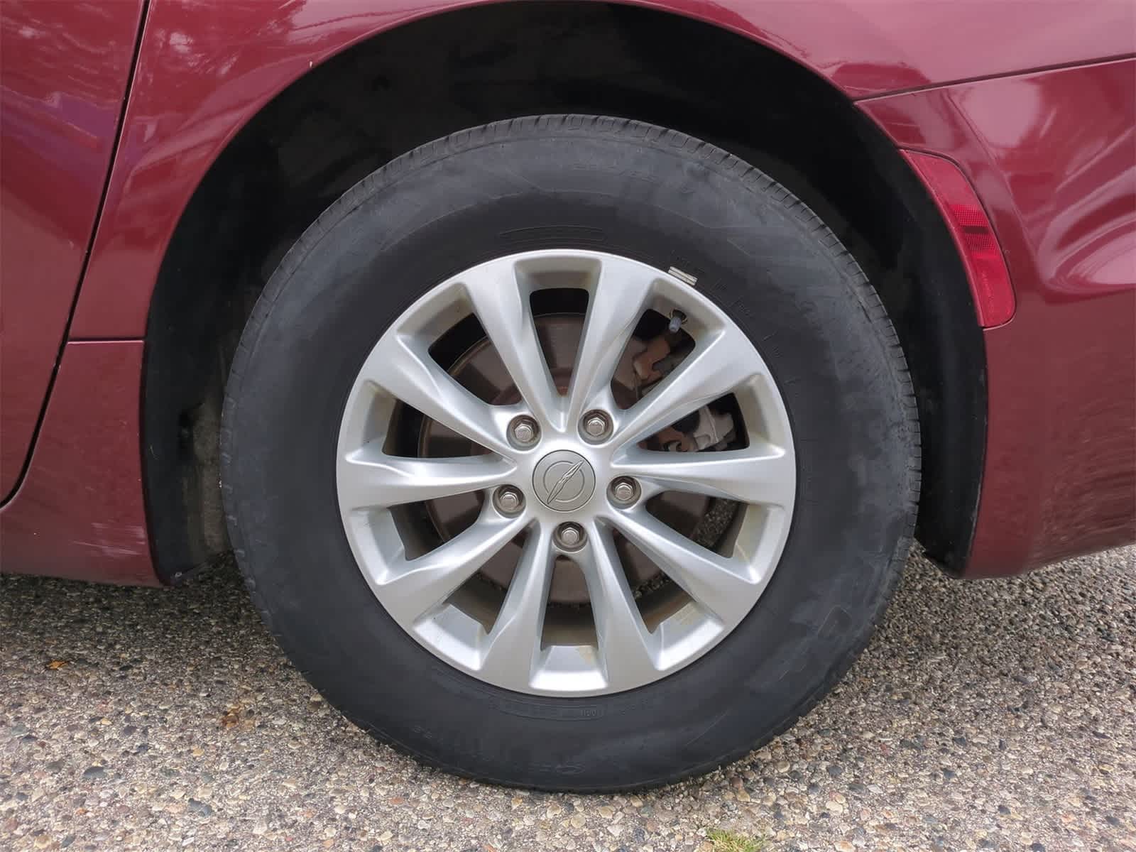 Thumbnail: 2018 Chrysler Pacifica - 13