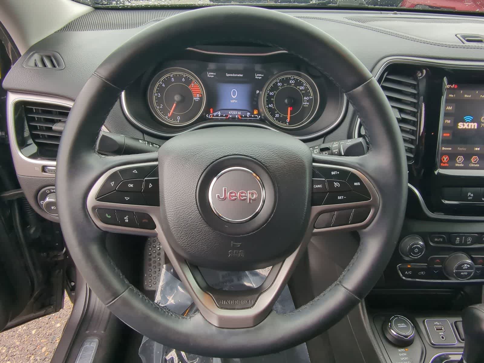 Thumbnail: 2019 Jeep Cherokee - 22