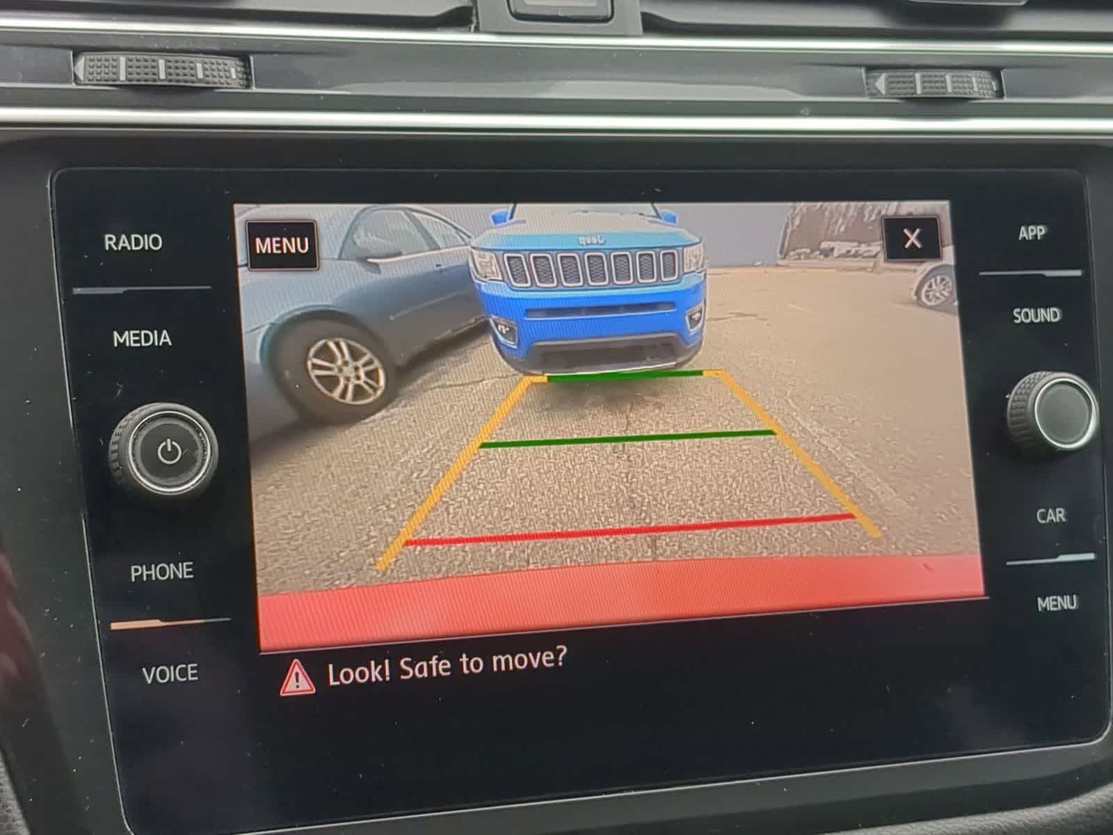 Thumbnail: 2018 Volkswagen Tiguan - 28