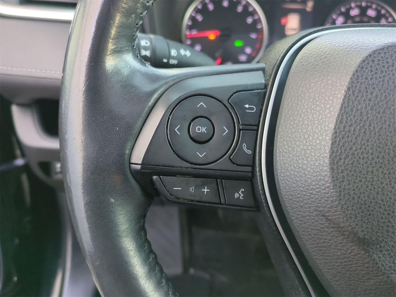 Thumbnail: 2019 Toyota RAV4 - 24