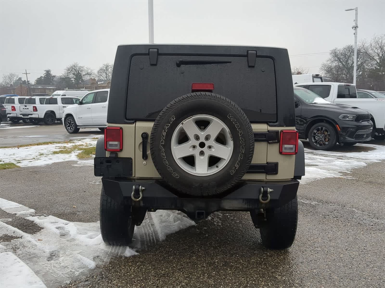 Thumbnail: 2017 Jeep Wrangler - 13