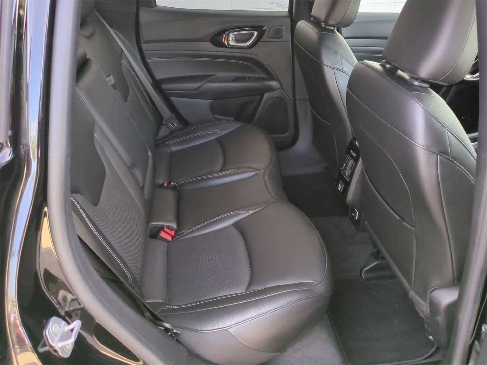 Thumbnail: 2022 Jeep Compass - 21