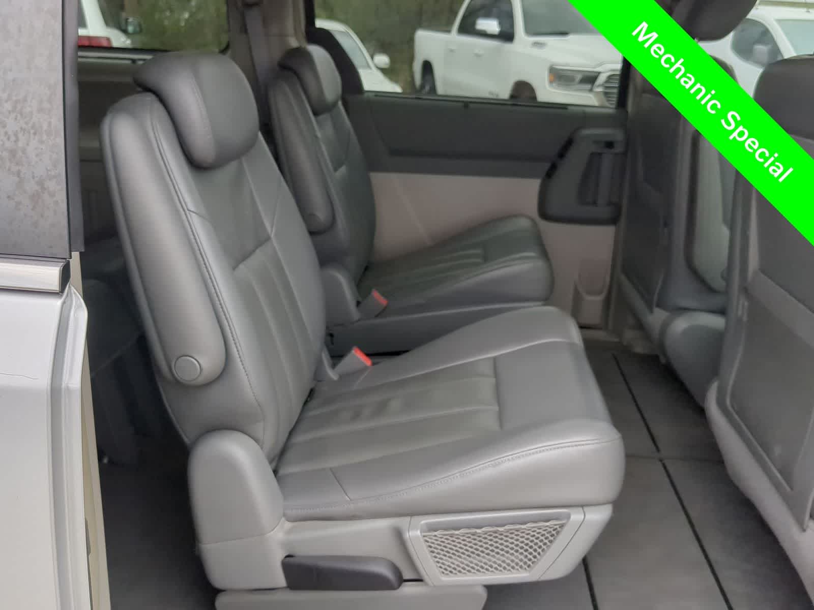 Thumbnail: 2008 Chrysler Town & Country - 20