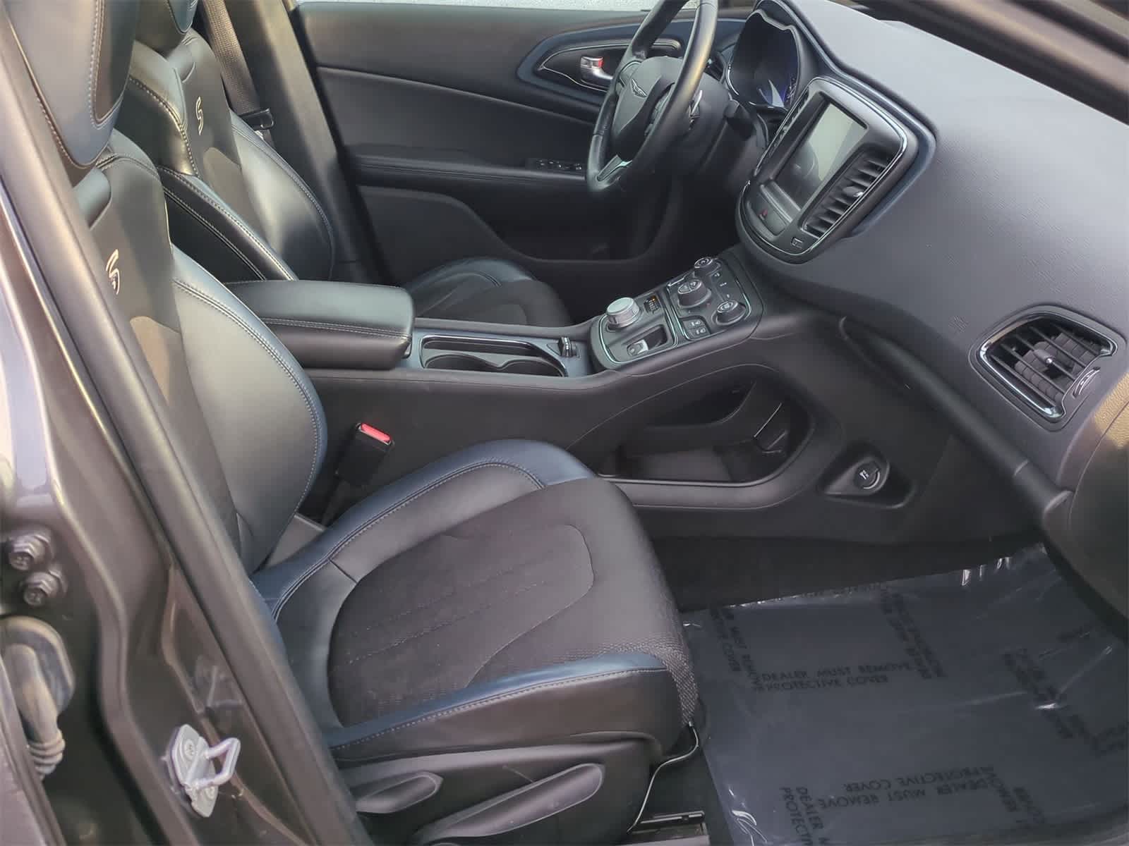 Thumbnail: 2015 Chrysler 200 - 21