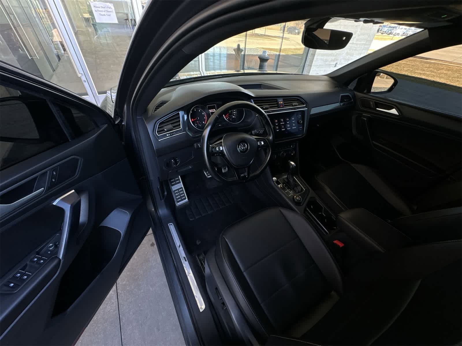 Thumbnail: 2021 Volkswagen Tiguan - 10