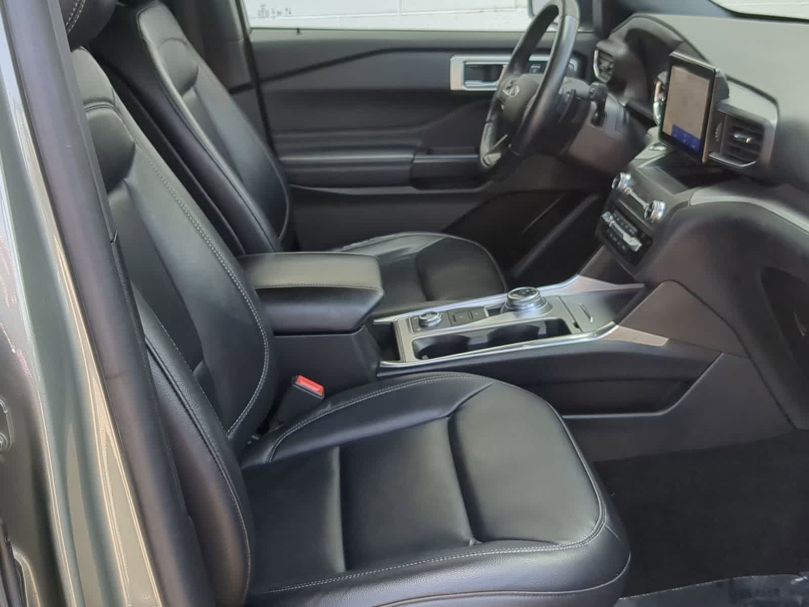 Thumbnail: 2020 Ford Explorer - 21
