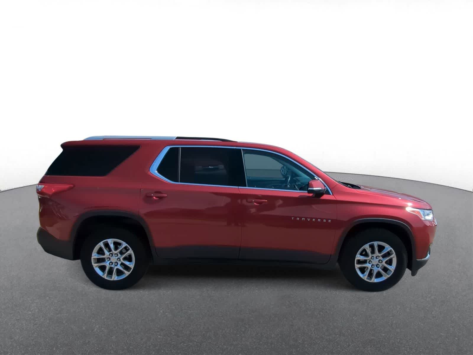 Thumbnail: 2018 Chevrolet Traverse - 9