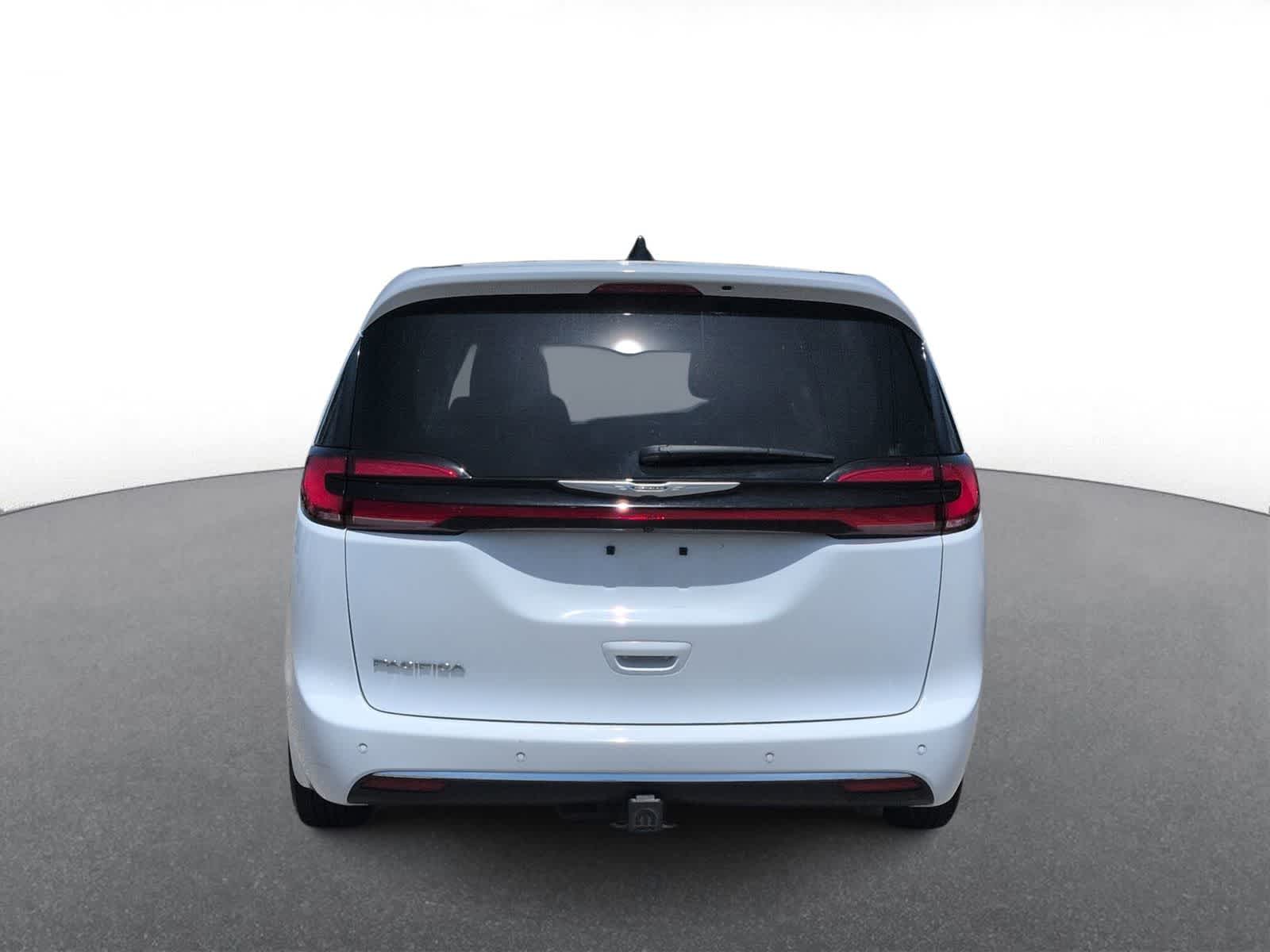 Thumbnail: 2023 Chrysler Pacifica - 7