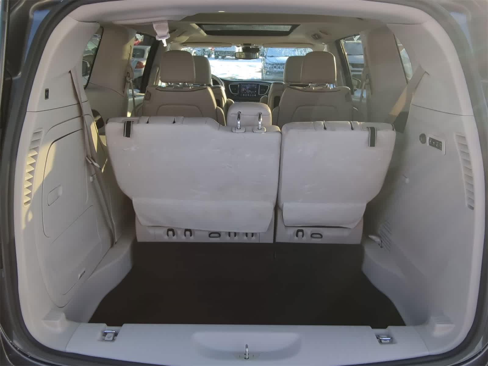 Thumbnail: 2020 Chrysler Pacifica - 34