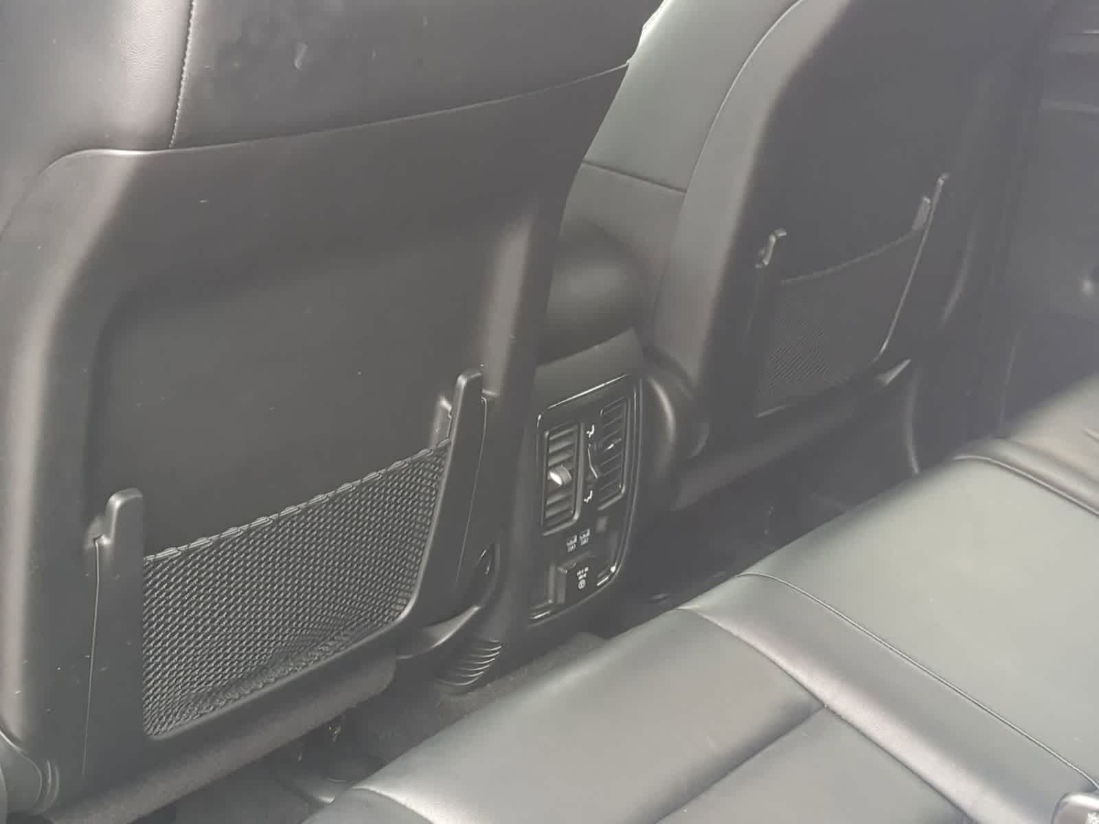 Thumbnail: 2022 Jeep Grand Cherokee - 18