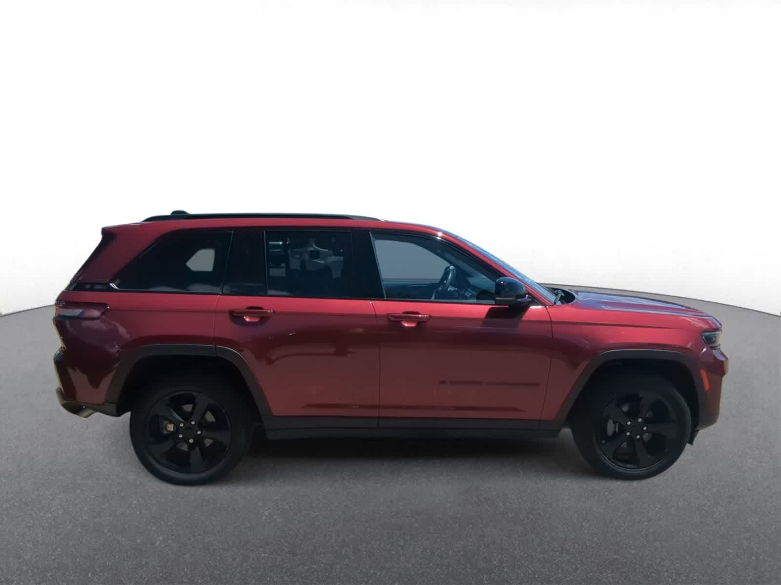 Thumbnail: 2023 Jeep Grand Cherokee - 9