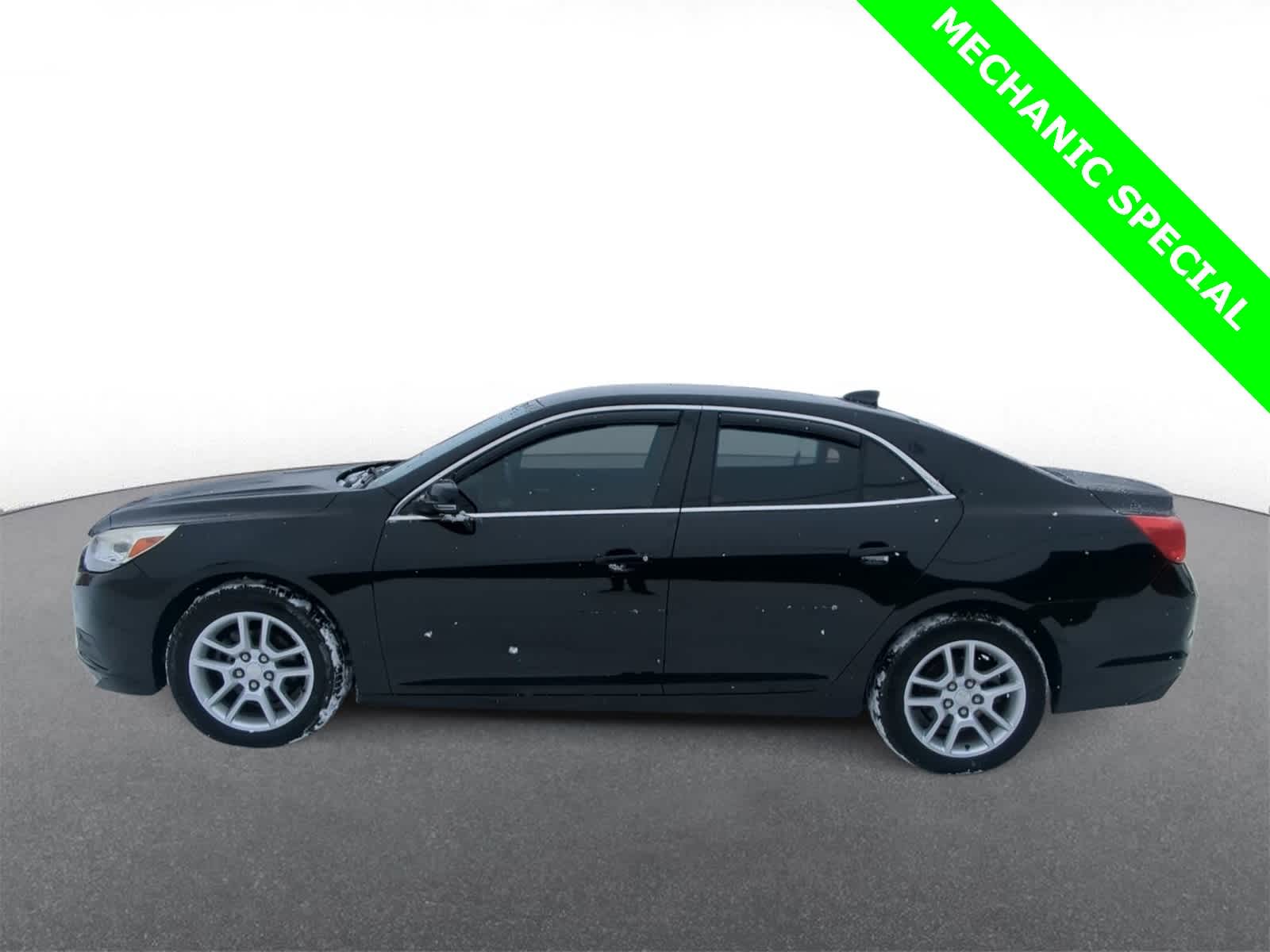 Thumbnail: 2016 Chevrolet Malibu - 5