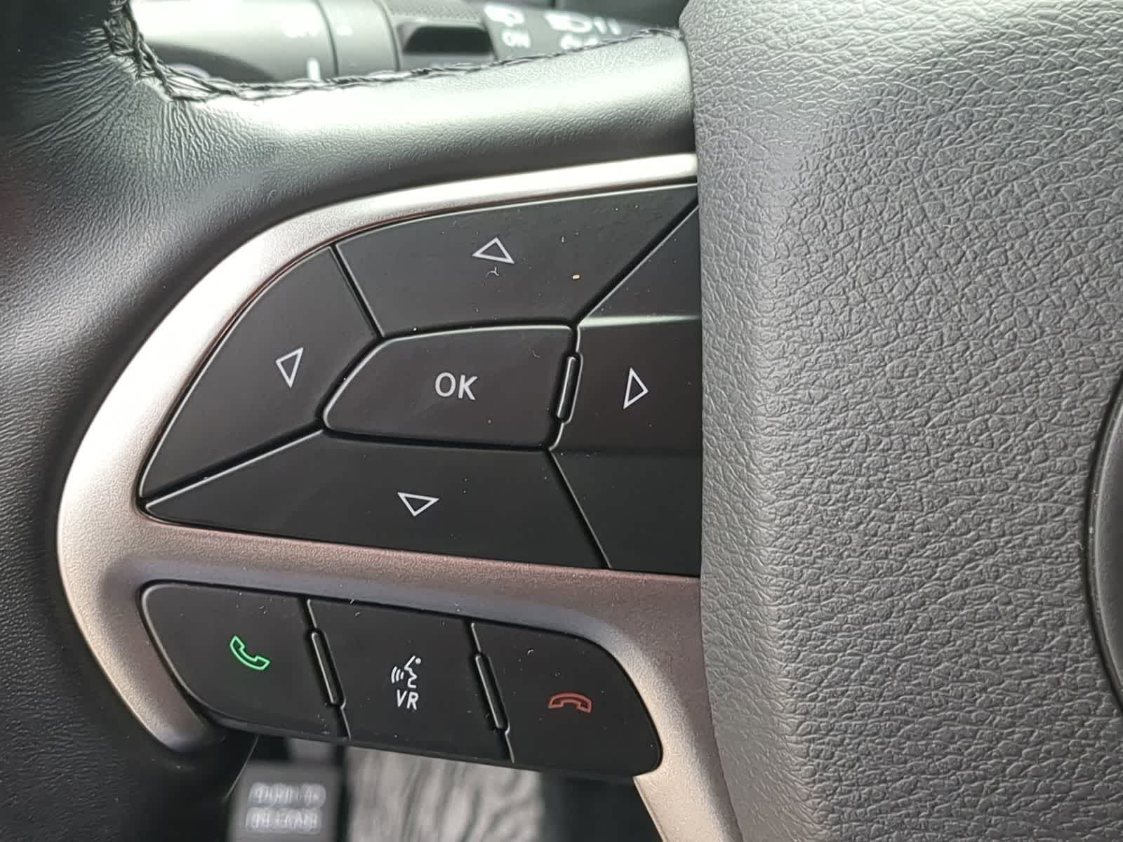 Thumbnail: 2020 Jeep Grand Cherokee - 23