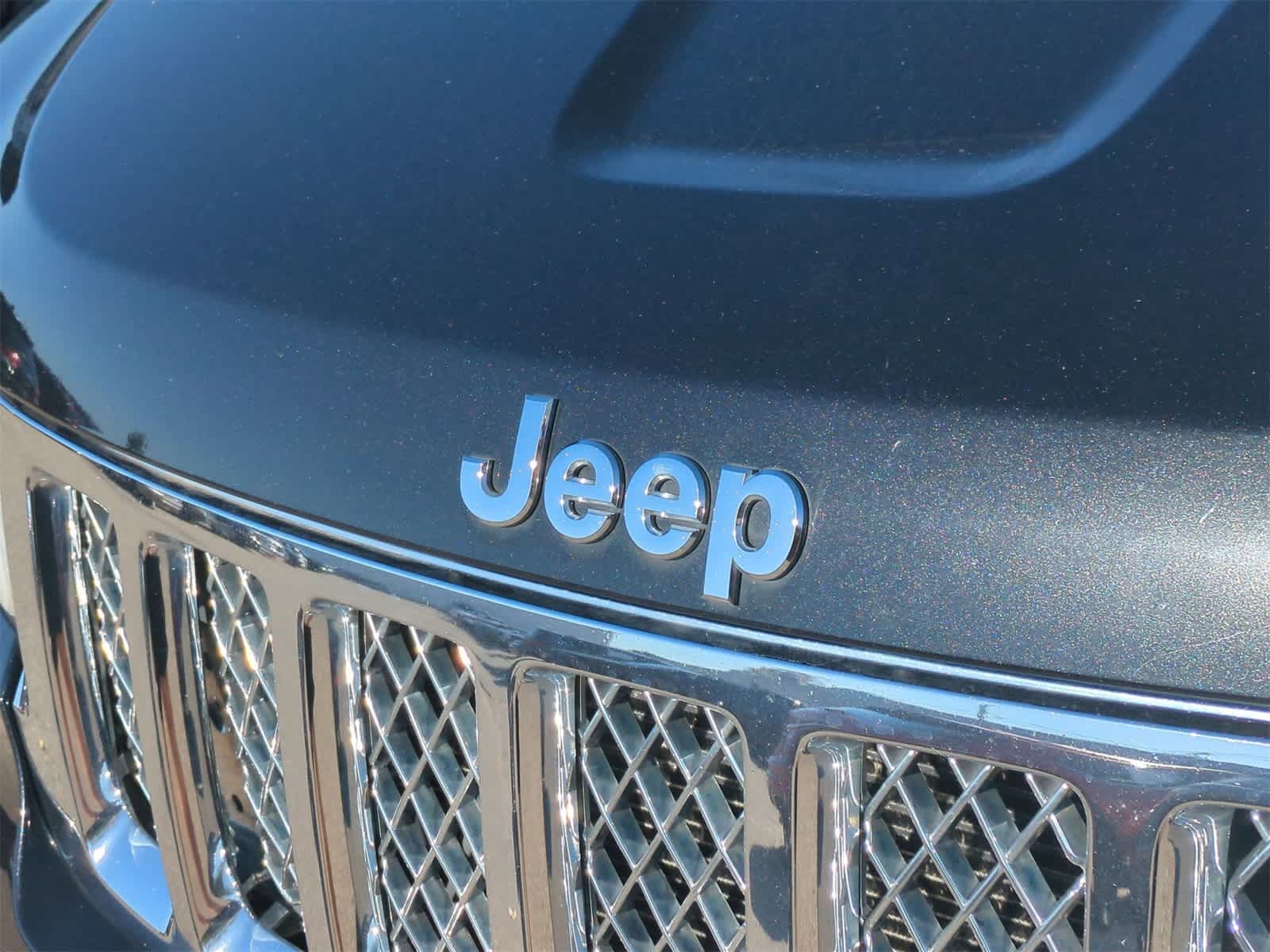 Thumbnail: 2012 Jeep Grand Cherokee - 12