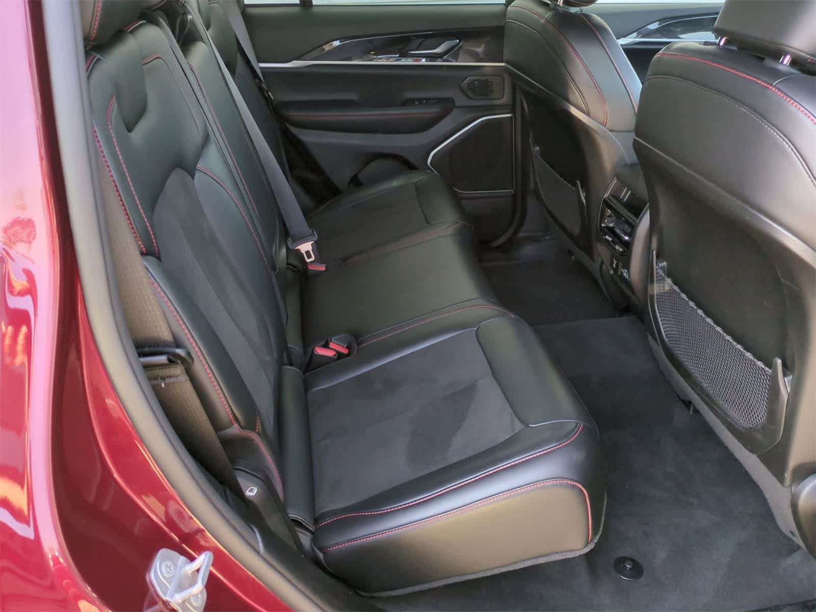 Thumbnail: 2022 Jeep Grand Cherokee - 20