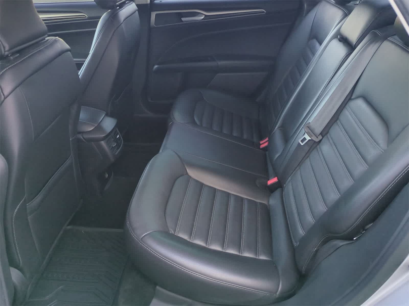 Thumbnail: 2016 Ford Fusion - 19