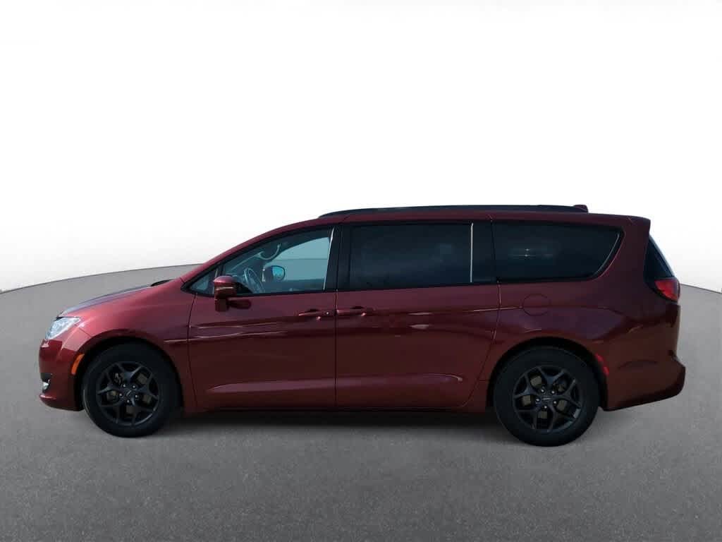 Thumbnail: 2019 Chrysler Pacifica - 5