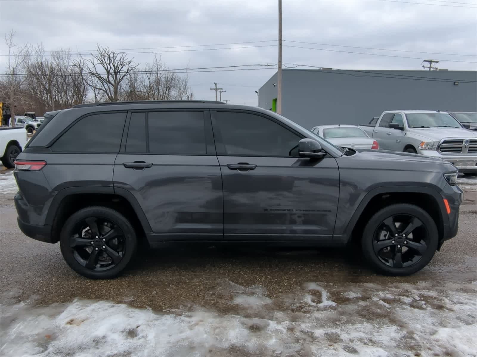 Thumbnail: 2024 Jeep Grand Cherokee - 15