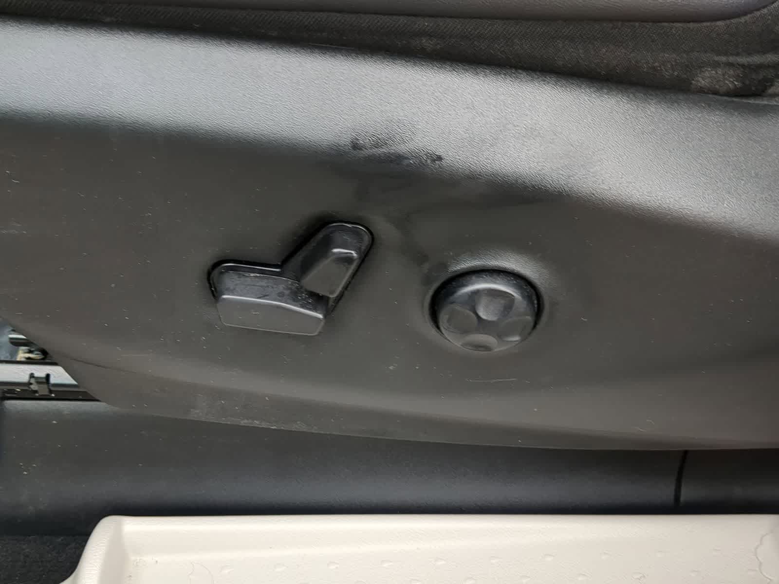 Thumbnail: 2023 Chrysler Pacifica - 17