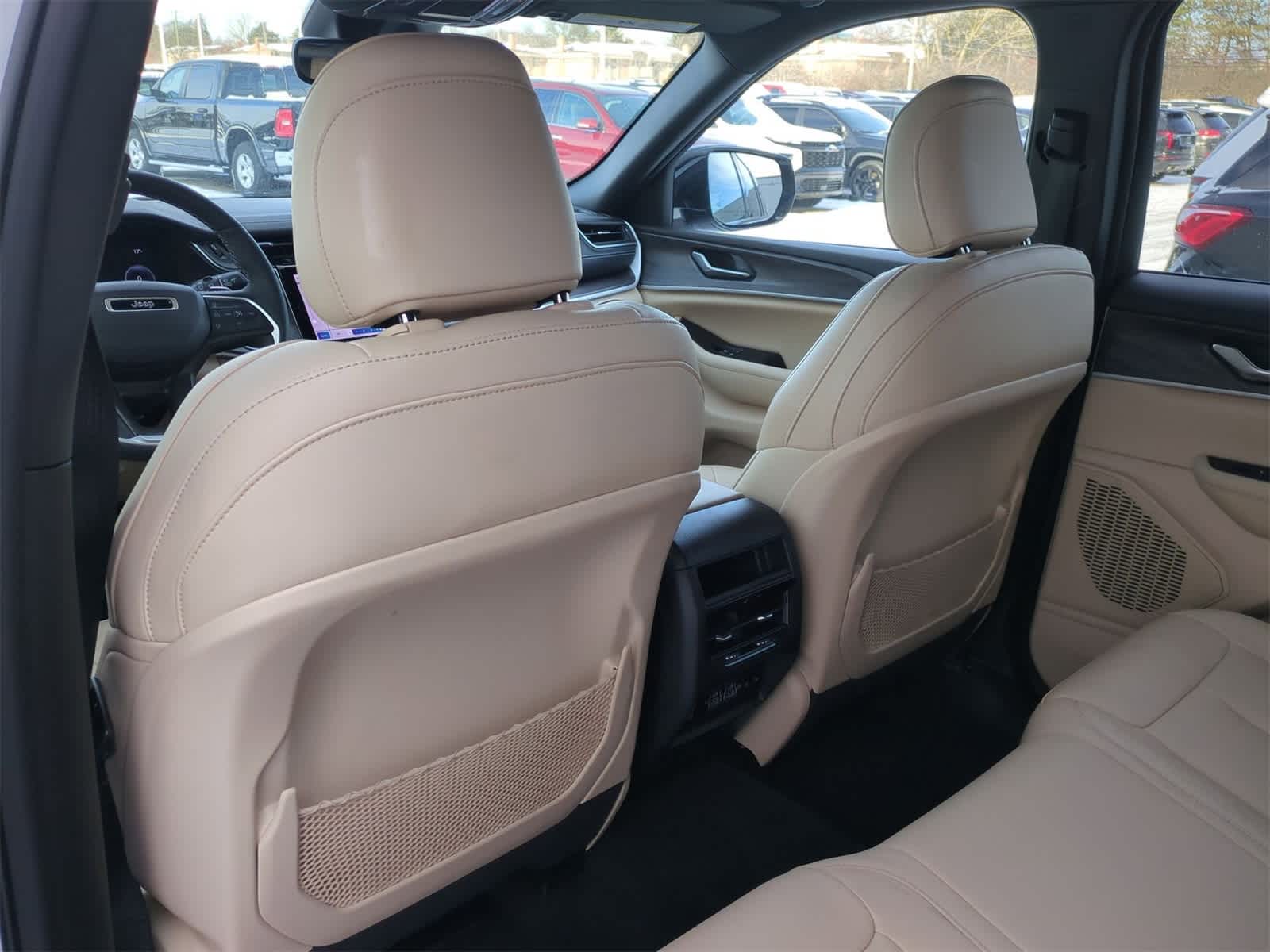 Thumbnail: 2023 Jeep Grand Cherokee - 18