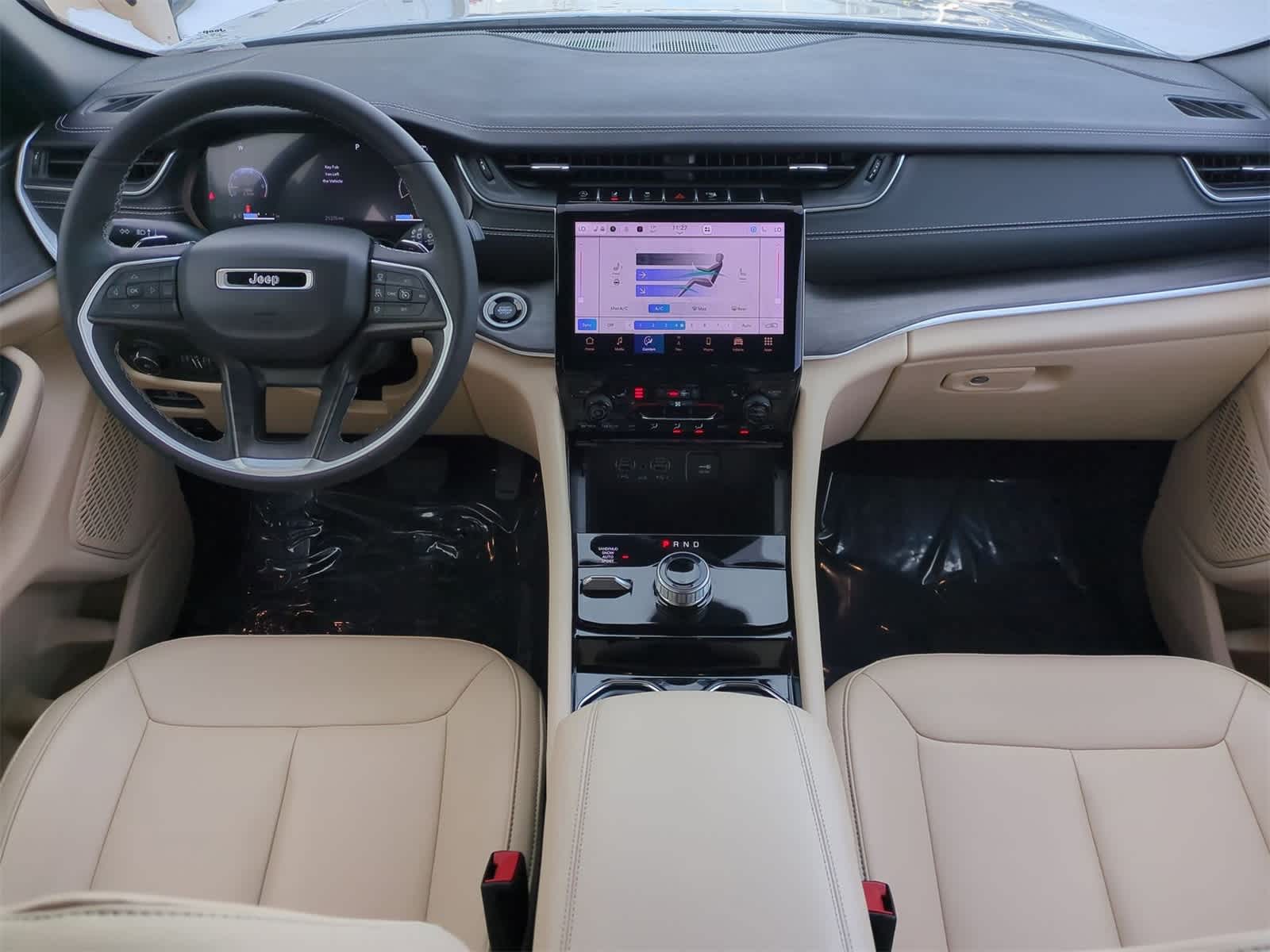 Thumbnail: 2023 Jeep Grand Cherokee - 15