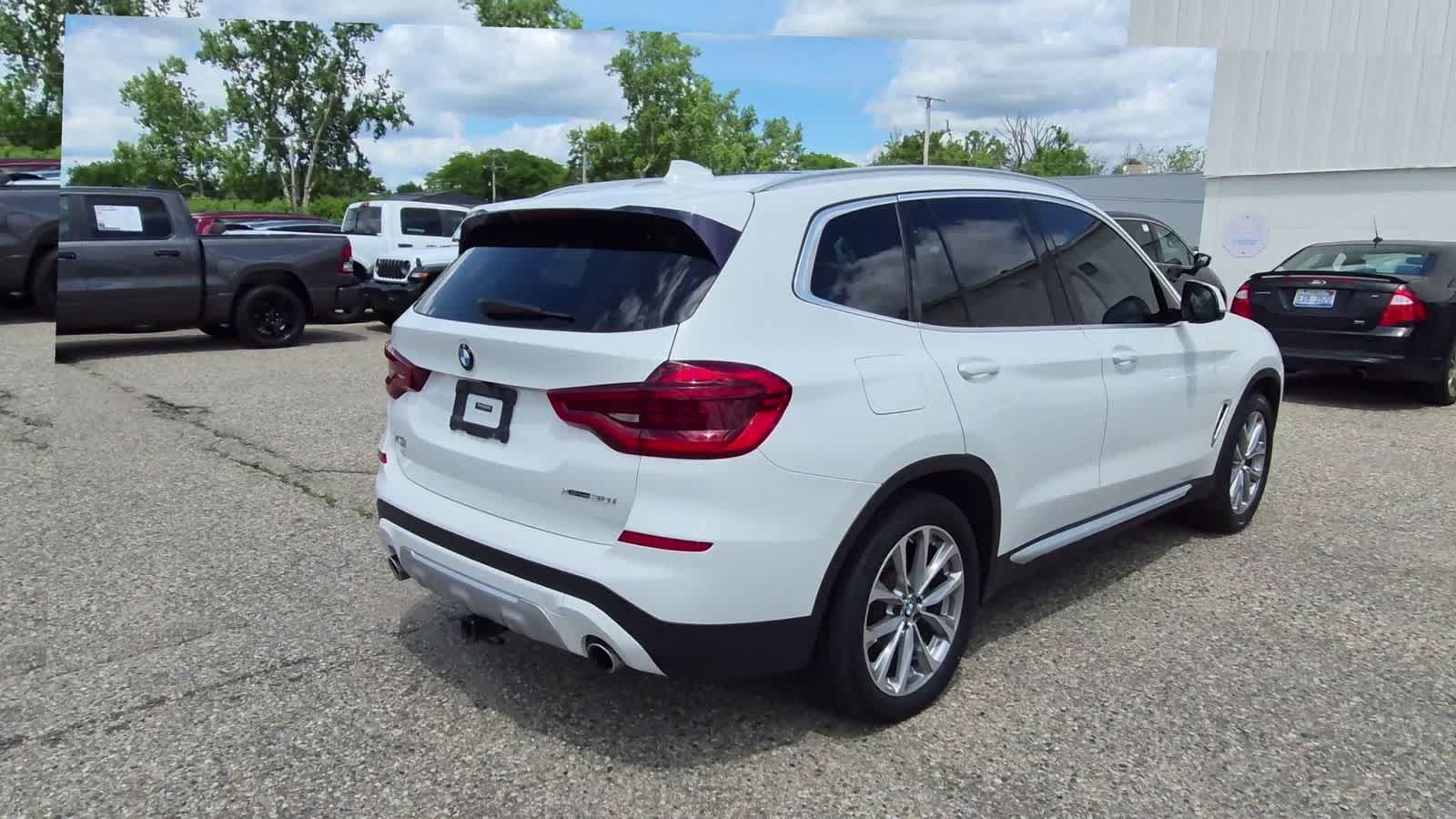 Thumbnail: 2019 BMW X3 - 8