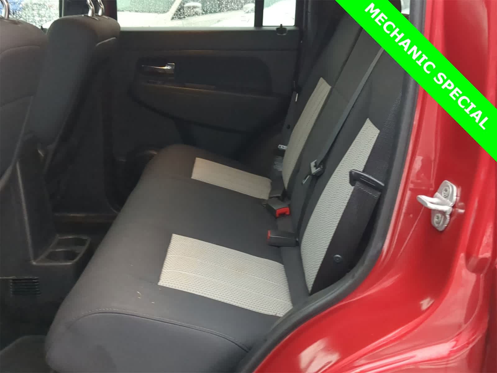 Thumbnail: 2010 Jeep Liberty - 26