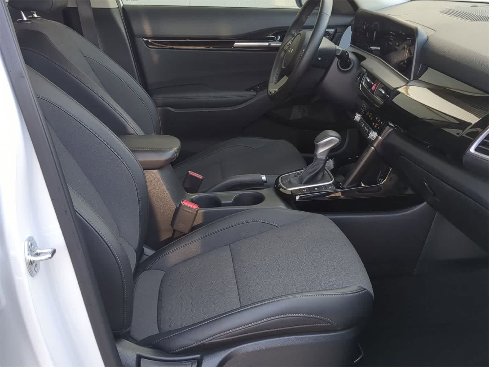 Thumbnail: 2024 Kia Seltos - 28