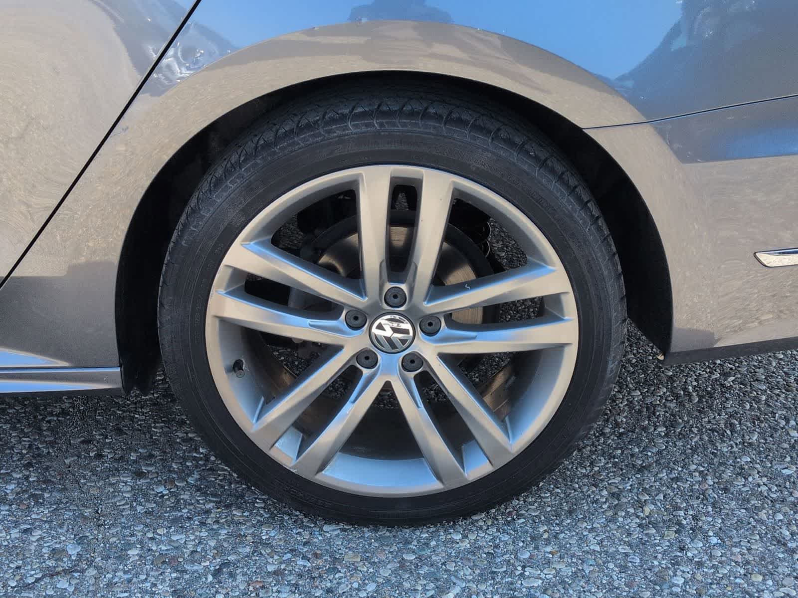 Thumbnail: 2018 Volkswagen Passat - 14