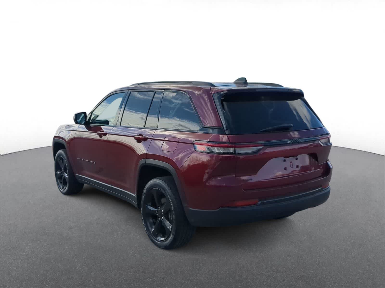 Thumbnail: 2023 Jeep Grand Cherokee - 6