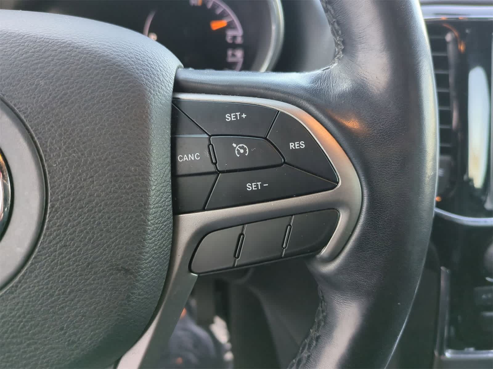 Thumbnail: 2020 Jeep Grand Cherokee - 24