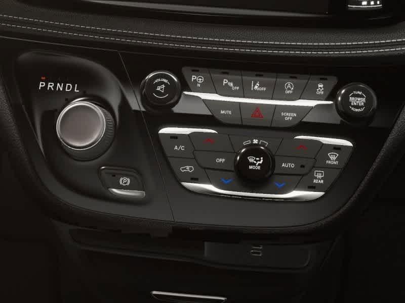 Thumbnail: 2026 Chrysler Pacifica - 24