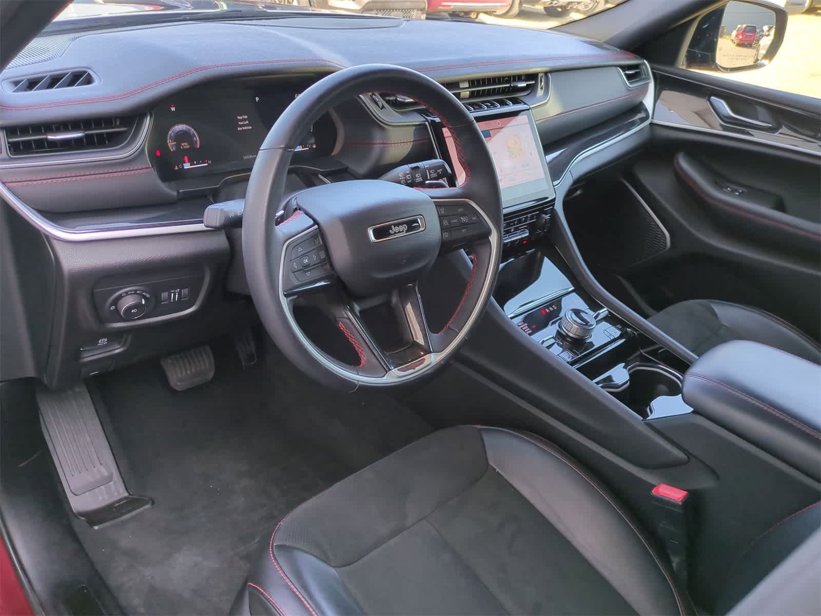 Thumbnail: 2022 Jeep Grand Cherokee - 10