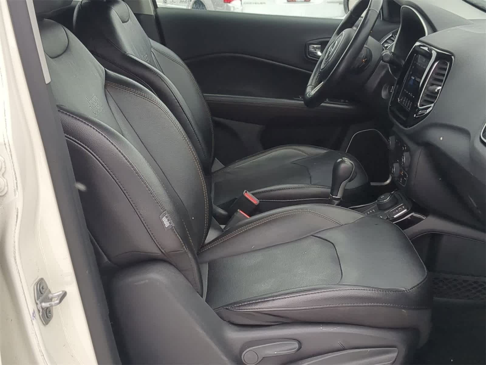 Thumbnail: 2020 Jeep Compass - 28