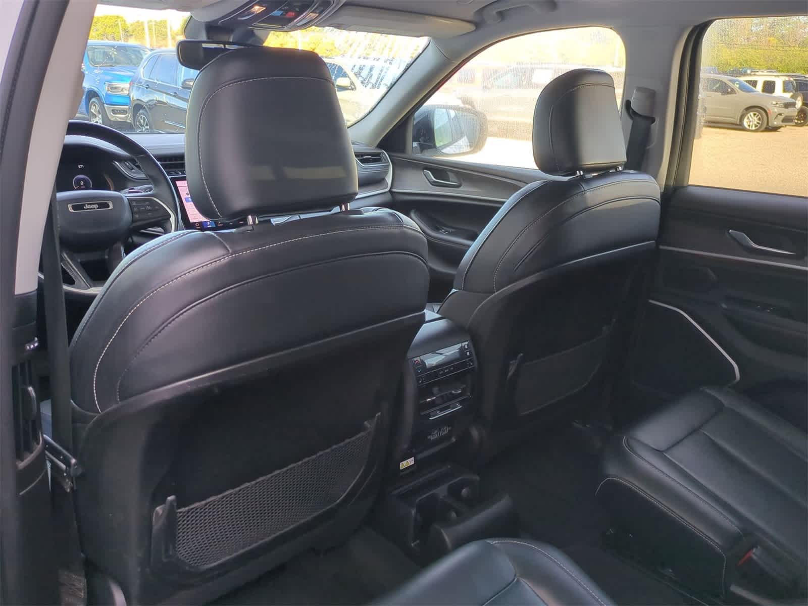 Thumbnail: 2022 Jeep Grand Cherokee L - 18