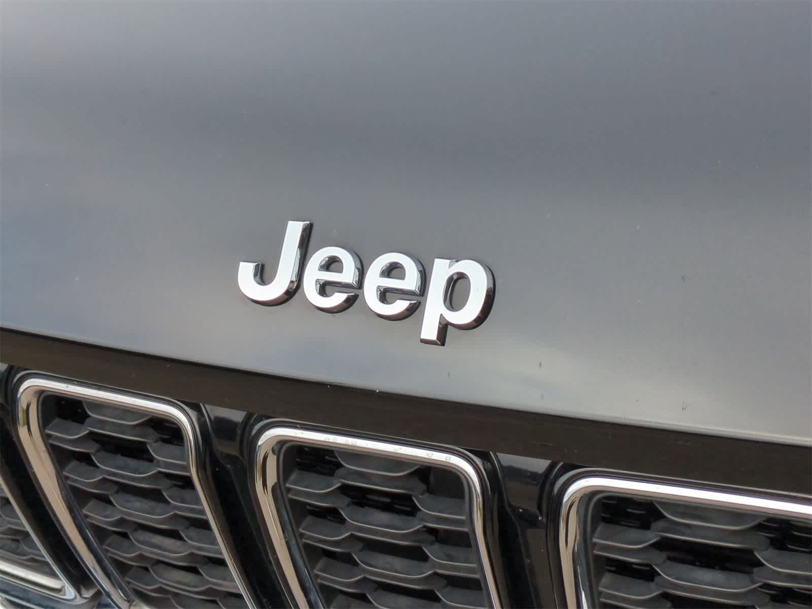 Thumbnail: 2023 Jeep Grand Cherokee - 12