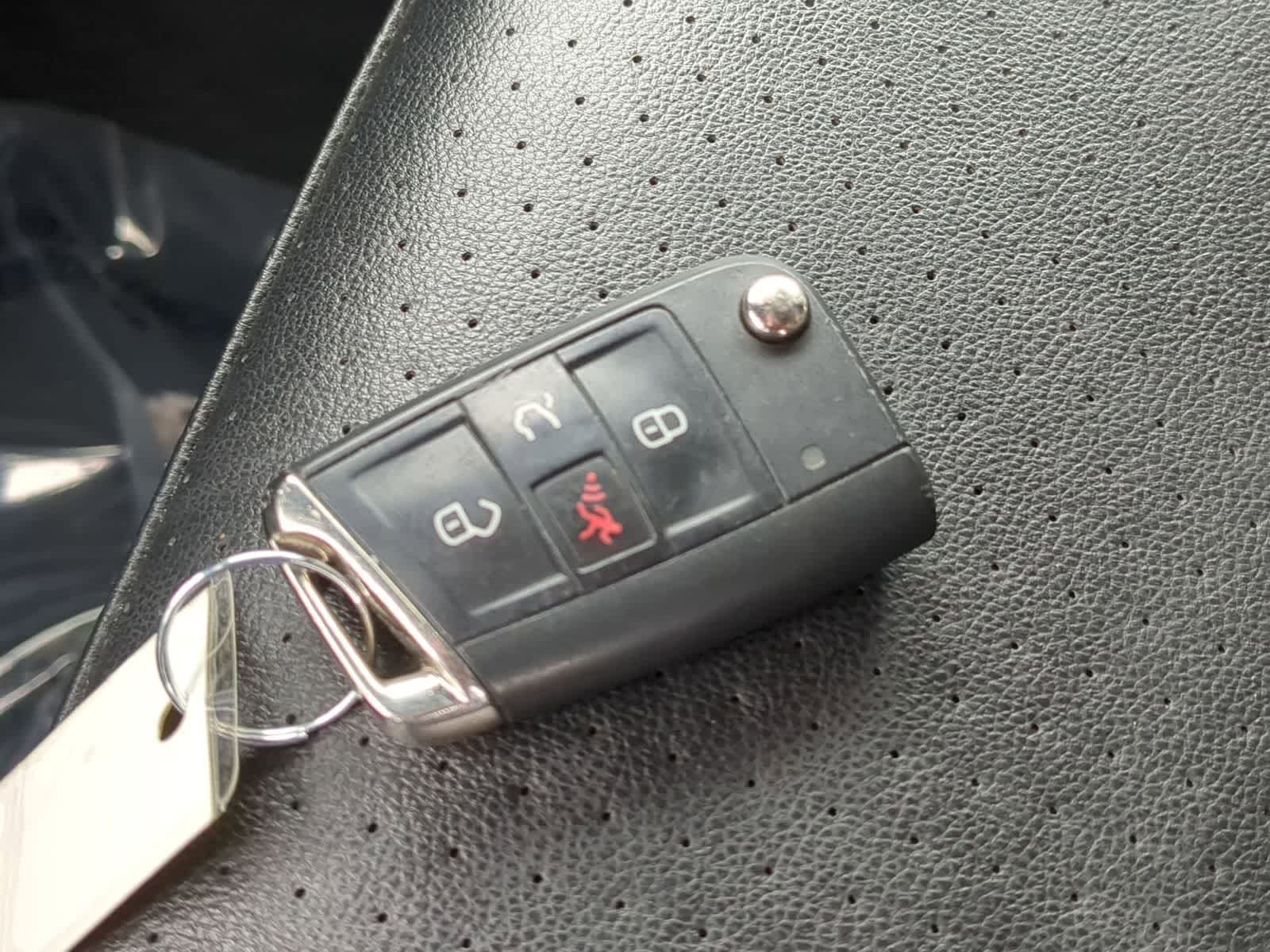 Thumbnail: 2018 Volkswagen Tiguan - 33