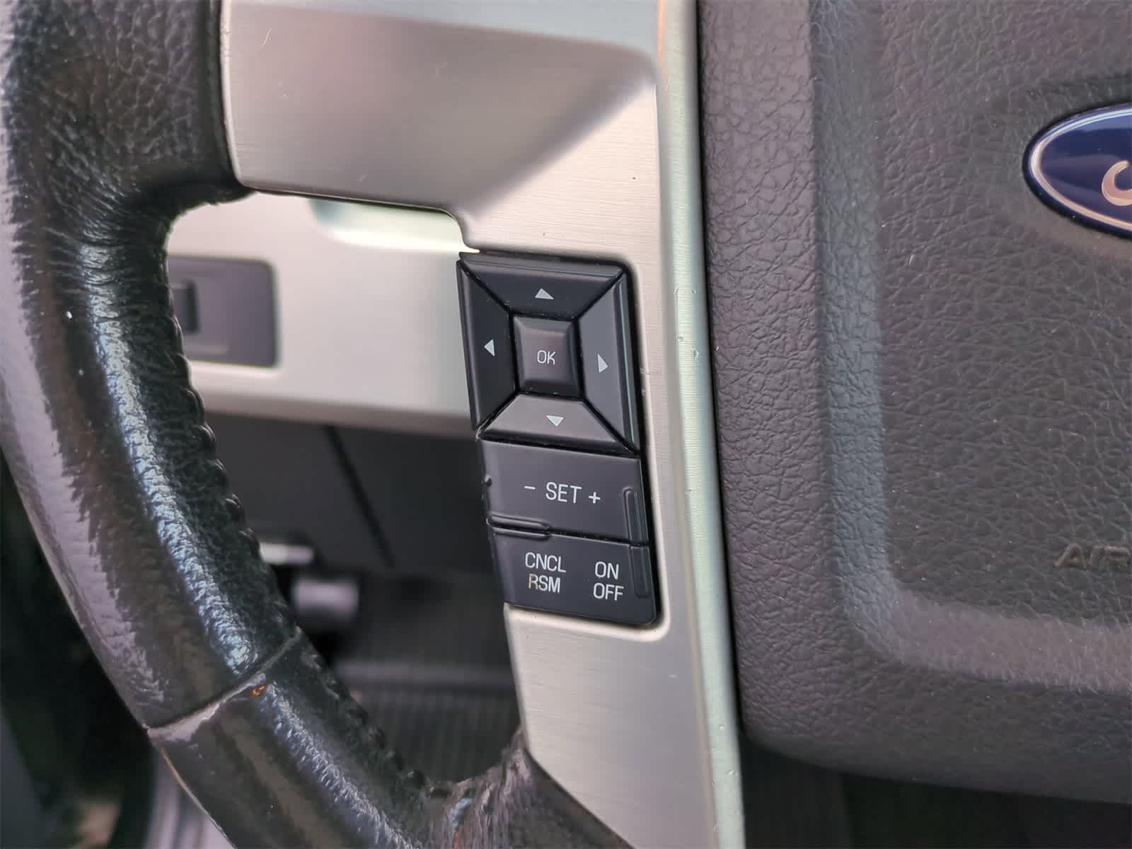 2013 Ford F-150 Platinum 22