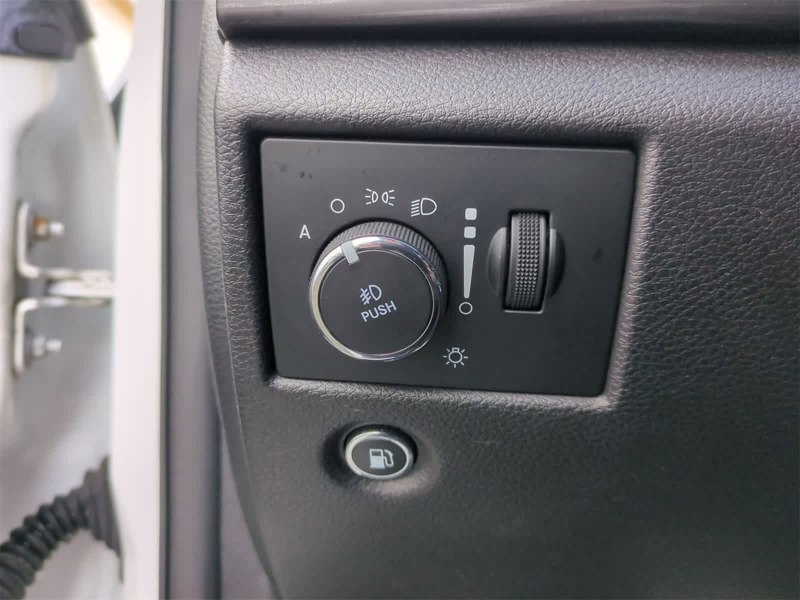 Thumbnail: 2020 Jeep Grand Cherokee - 26