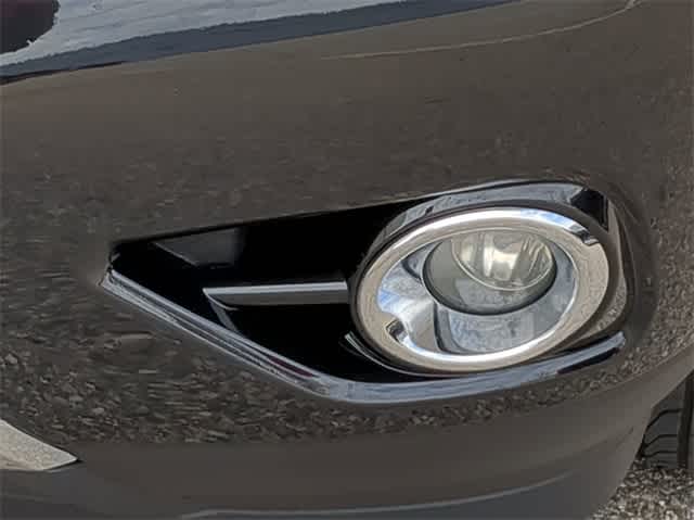 2015 Nissan Pathfinder SV 11
