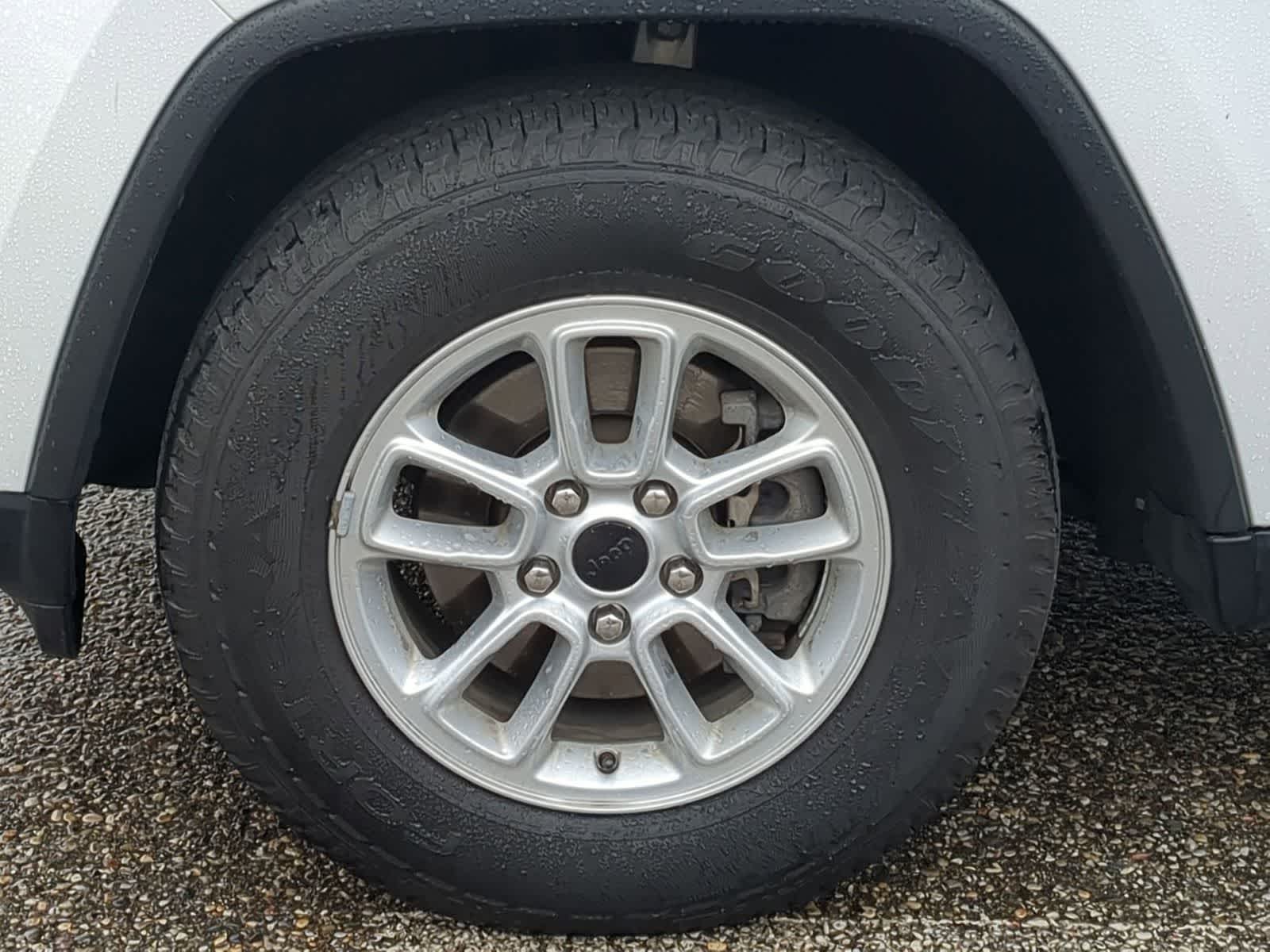 Thumbnail: 2019 Jeep Grand Cherokee - 14