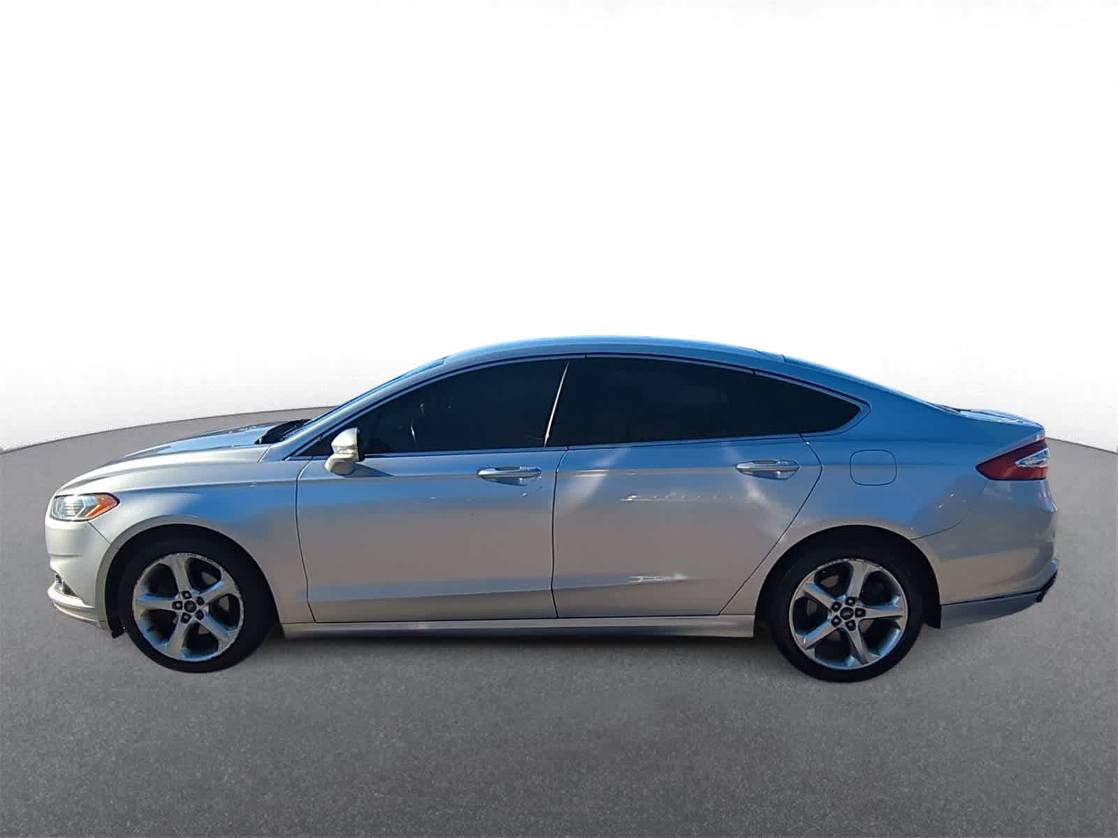 Thumbnail: 2016 Ford Fusion - 5