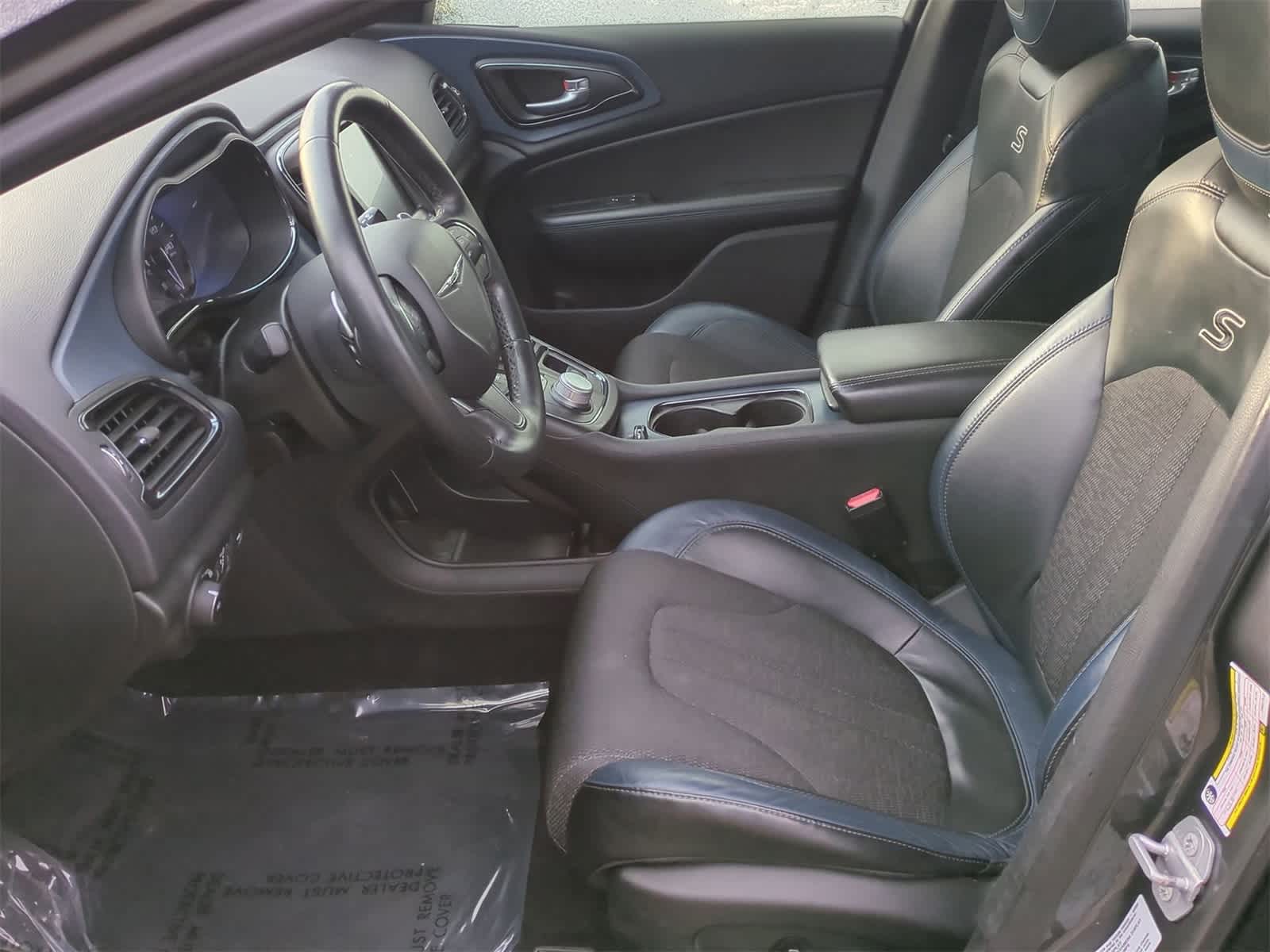 Thumbnail: 2015 Chrysler 200 - 16