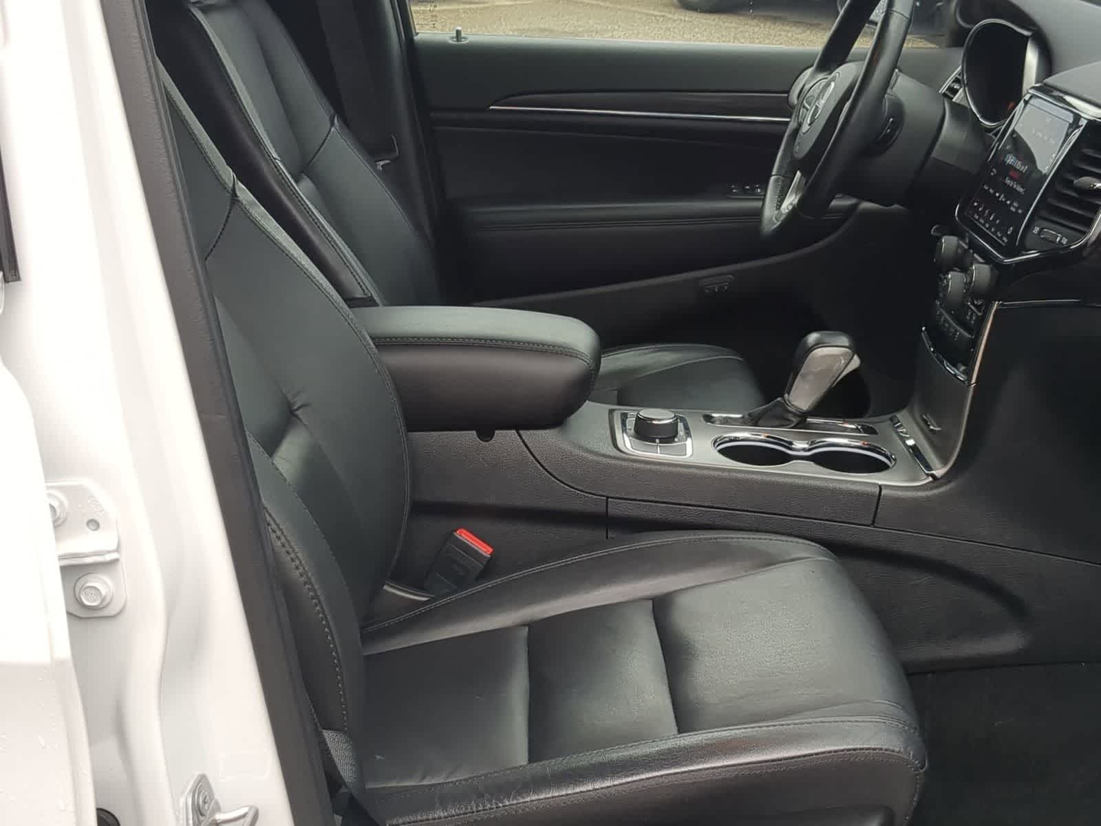 Thumbnail: 2022 Jeep Grand Cherokee - 21