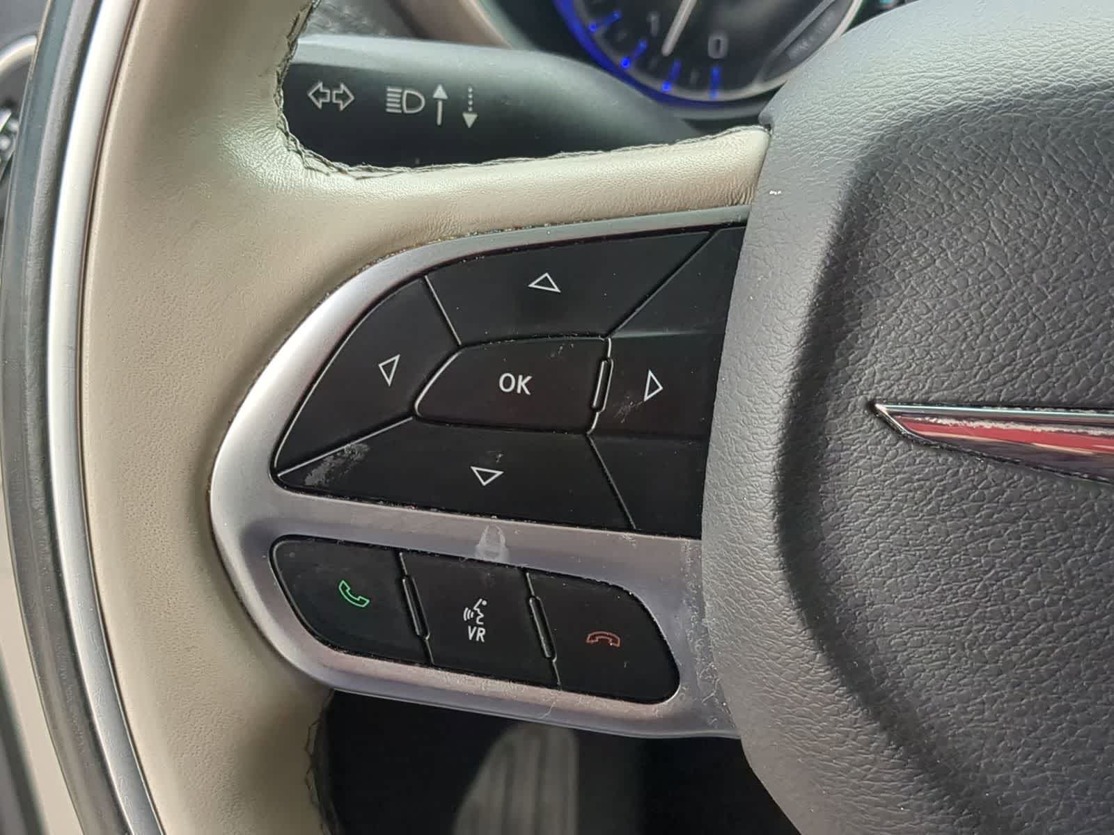Thumbnail: 2018 Chrysler Pacifica - 23